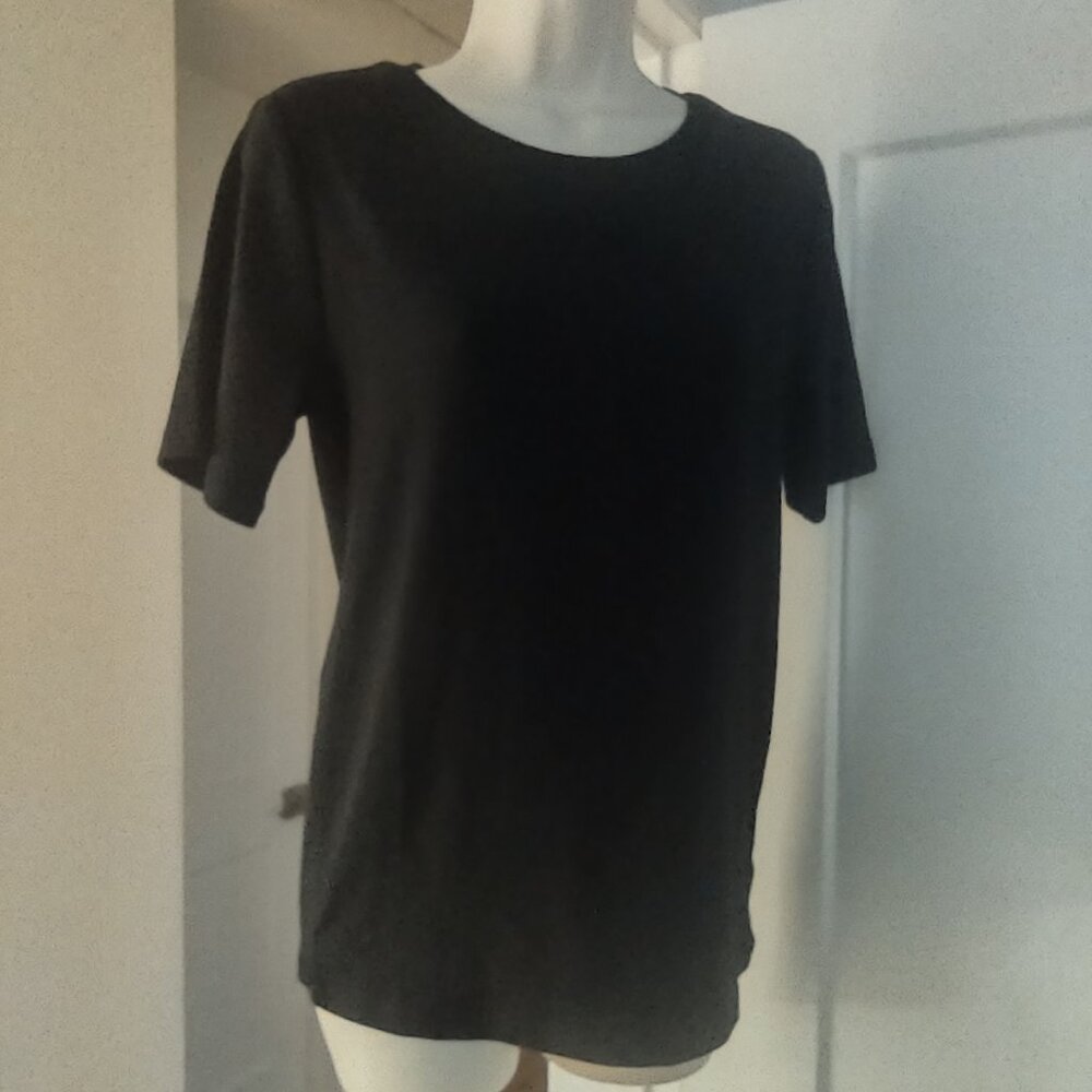 GAP Women's Short Sleeve Black Modern Tee - Size LARGE